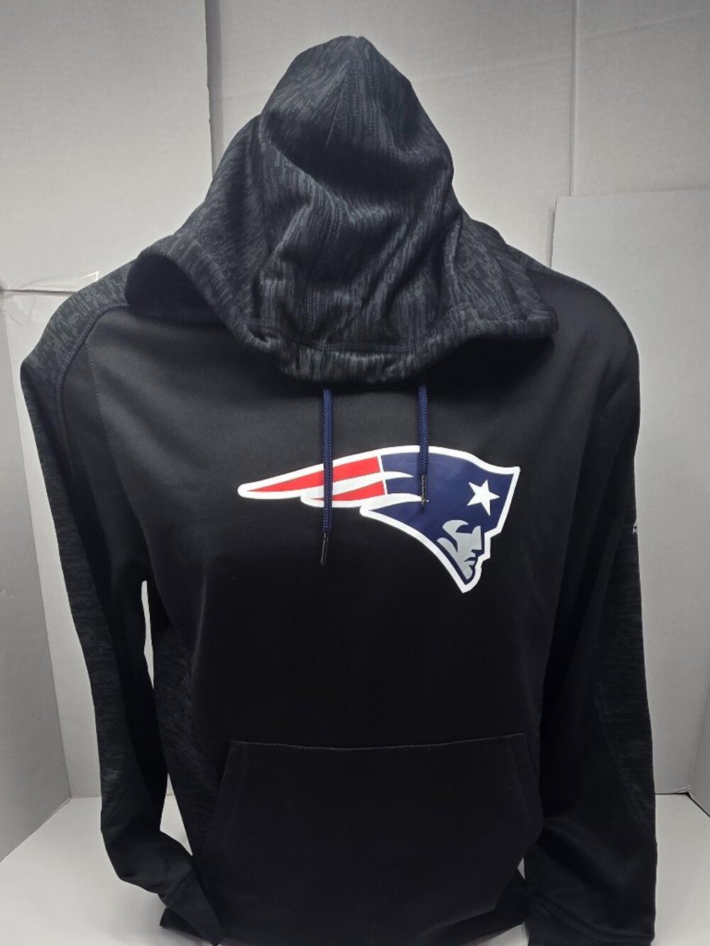 🏈🔥 NEW ENGLAND PATRIOTS MAJESTIC THERMABASE HOODIE – MEN’S MEDIUM 🔥🏈